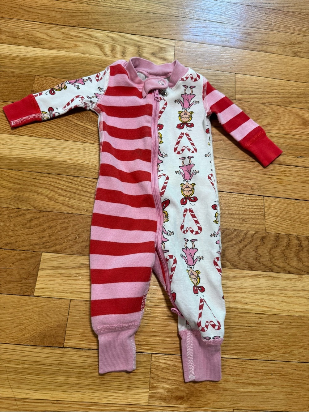 Hanna Andersson Dr.Seuss Grinch Cindy Lou Who One-Piece Sleeper 0-3 months